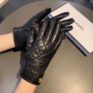 <AUTHENTIC>Chanel Quilted Black Leather Gloves